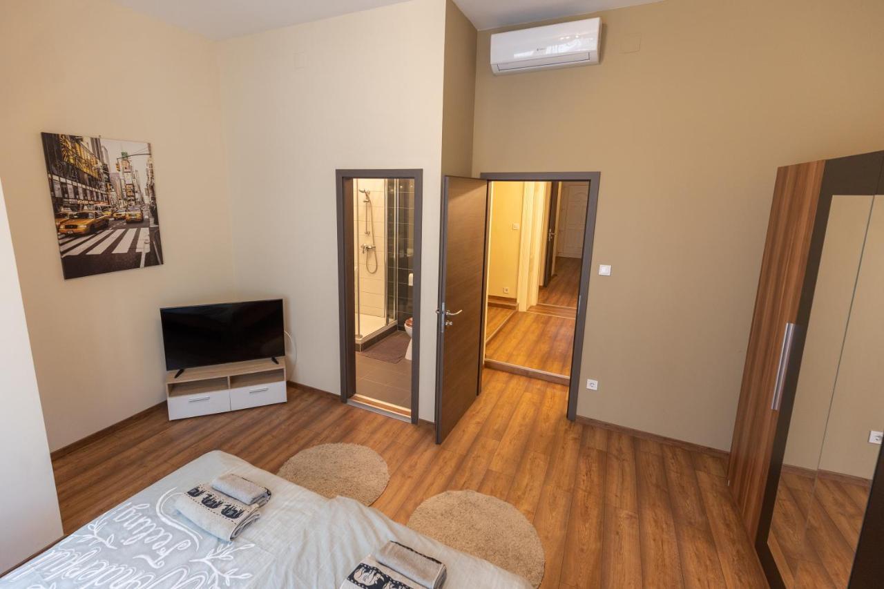 Wiky'S Apartman With 3Bathrooms Budapest Eksteriør bilde
