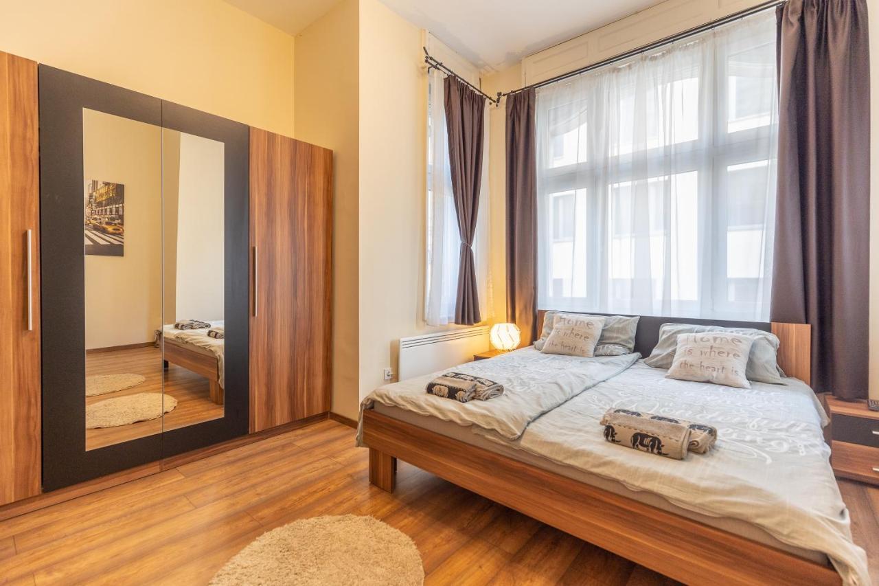 Wiky'S Apartman With 3Bathrooms Budapest Eksteriør bilde